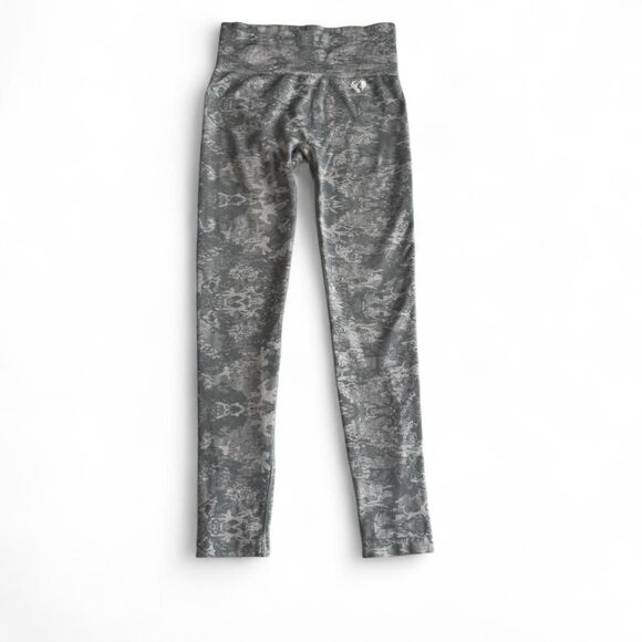 Size Medium Women’s Best leggings in a grey and white patterned design 🩶 - Picture 1 of 5